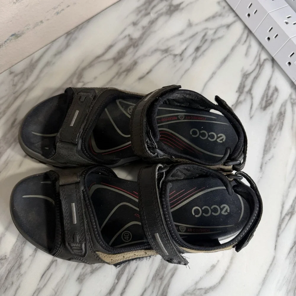 Ecco Women's Offroad Yucatan Sport Tan Black Nubuck Sandal Hiking US 9 EU 40